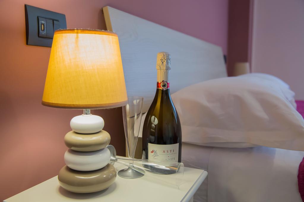 Gleda Rooms In The Square ปอมเปอี ภายนอก รูปภาพ